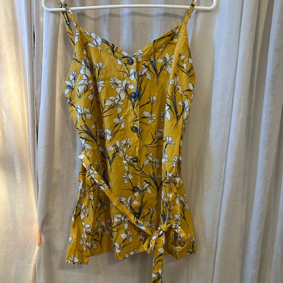 Doe & Rae Yellow Floral Button-Front Cami - Picture 2 of 6
